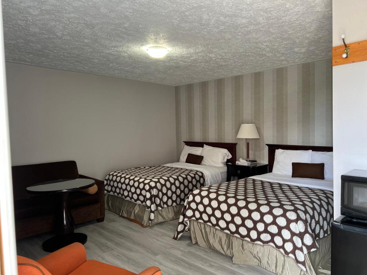Wiarton Willys Inn Екстериор снимка