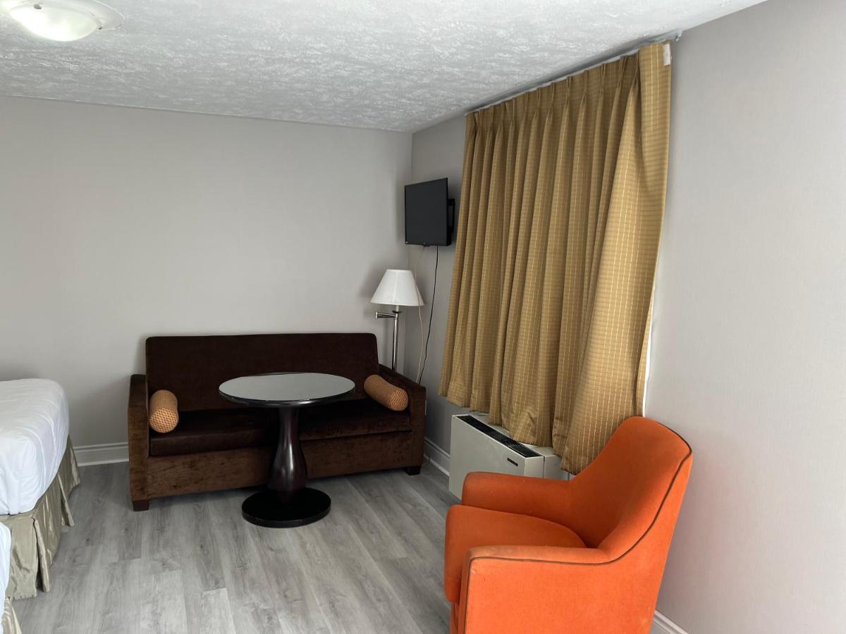 Wiarton Willys Inn Екстериор снимка