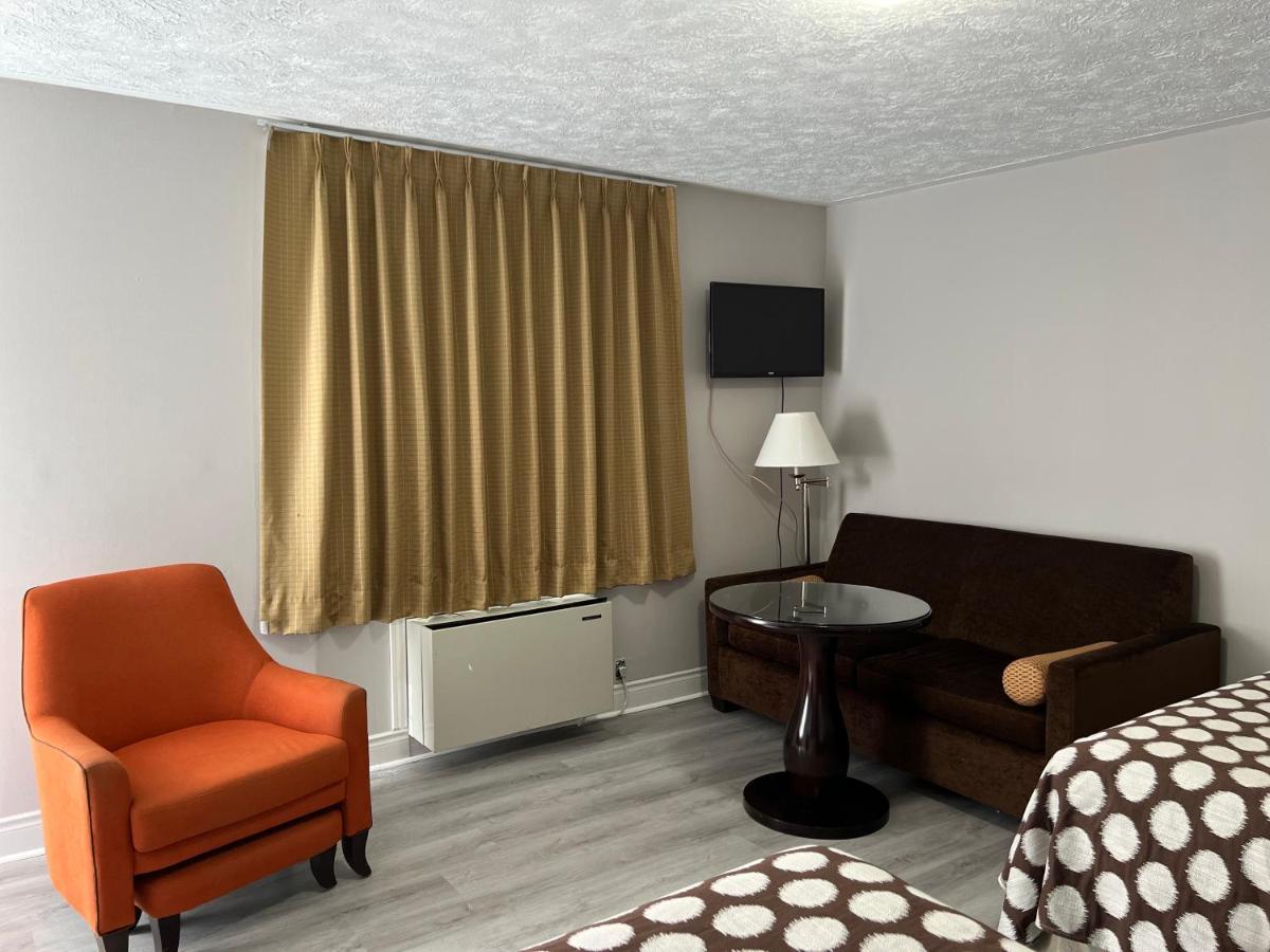Wiarton Willys Inn Екстериор снимка