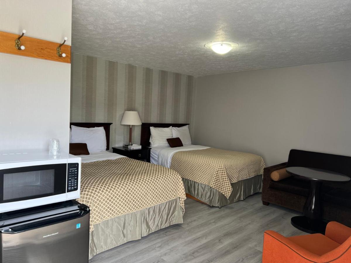 Wiarton Willys Inn Екстериор снимка