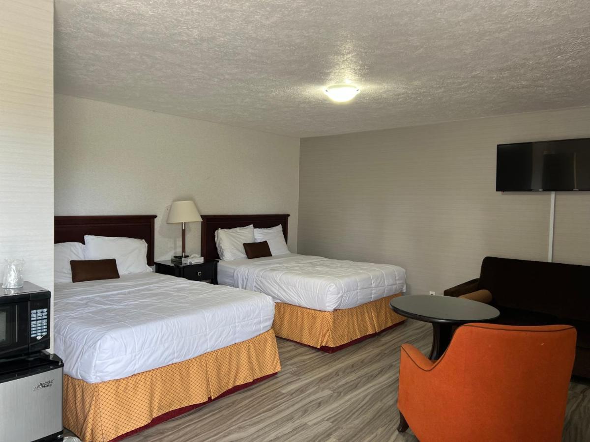 Wiarton Willys Inn Екстериор снимка
