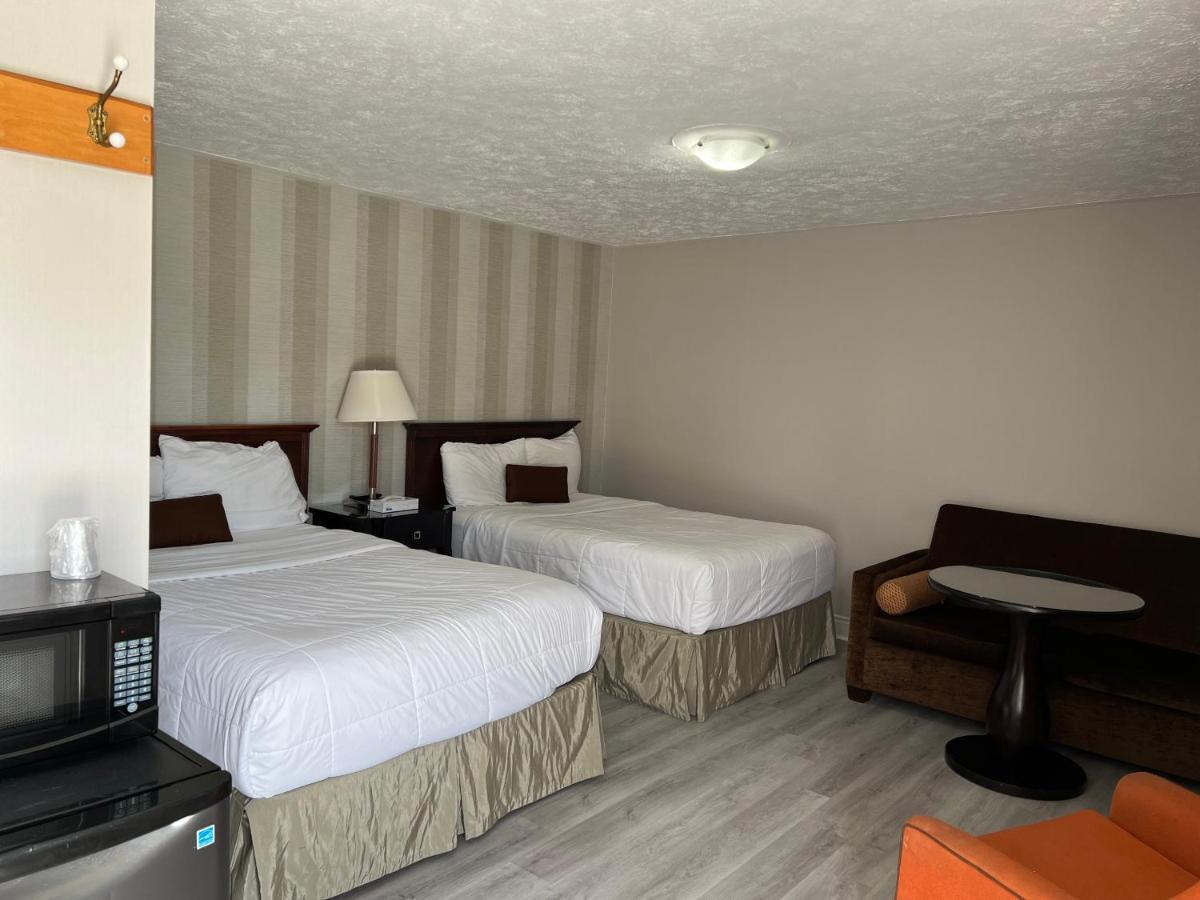 Wiarton Willys Inn Екстериор снимка