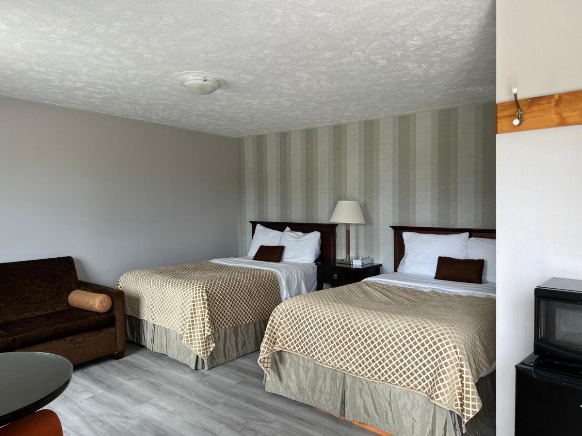 Wiarton Willys Inn Екстериор снимка