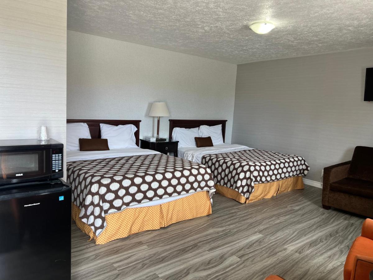 Wiarton Willys Inn Екстериор снимка