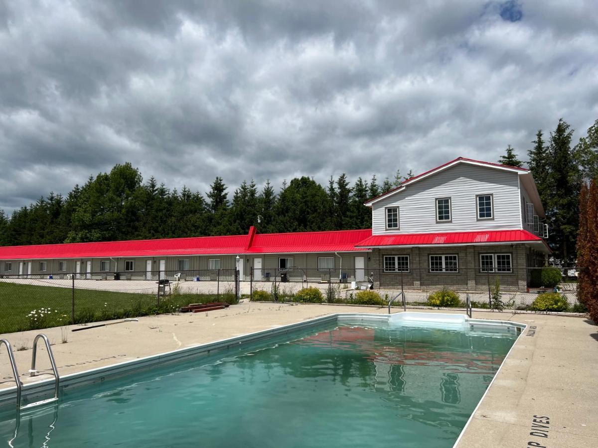 Wiarton Willys Inn Екстериор снимка